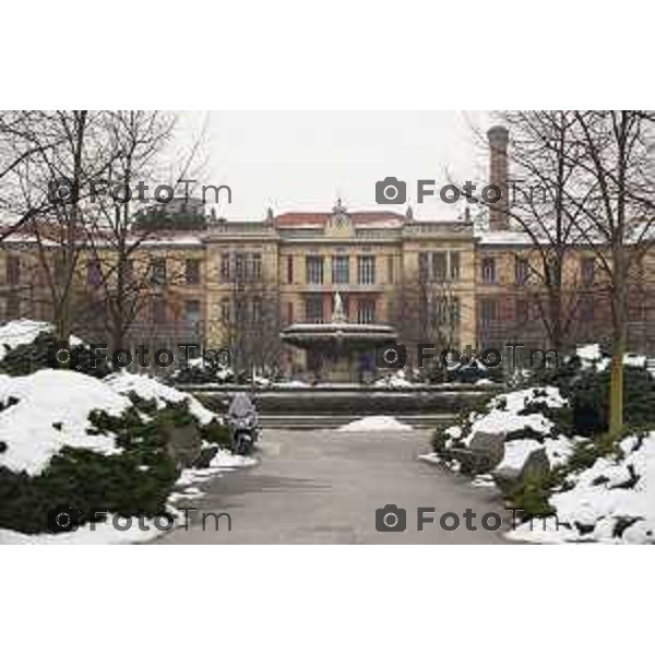 Bergamo Ospedale interno inverno neve