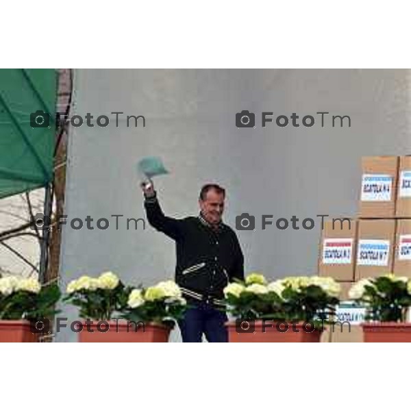 PONTIDA raduno leghista nei prati di Pontida nella foto:ROBERTO CALDEROLI IN FORMA DOPO LA PAUSA DELLA MALATTIA SUL PALCO A PONTIDA CON IL PROGRAMMA DELLA MACROREGIONE Fotogramma Bergamo-Tiziano Manzoni