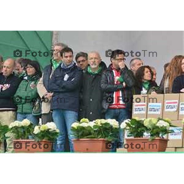 PONTIDA raduno leghista nei prati di Pontida nella foto: SUL PALCO ANCHE Gianfranco Masper IN RAPPRESENTAZNA DEI SINDACI LOMBARDI Fotogramma Bergamo-Tiziano Manzoni