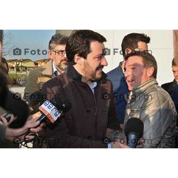 Arzago D\'Adda incontro Antonio Monella fra Salvini, Riva, Belotti per richiesta grazia nella foto Matteo Salvini con Antonio Monella commosso Fotogramma Bergamo-Tiziano Manzoni