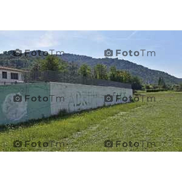 foto LaPresse Tiziano Manzoni 20/08/2018 Cronaca Bergamo - ITALIA Pontida Bergamo pratone raduno leghista il muro con la famosa scritta padroni a casa nostra è stat opresa di mira da ignoti che lo hanno cancellato