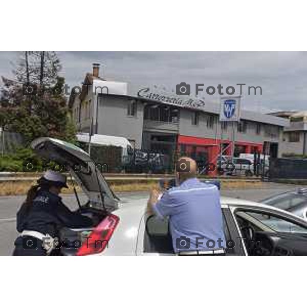 foto LaPresse Tiziano Manzoni 1/09/2018 Cronaca Bergamo - ITALIA Lallio BG Incidente Stradale mortale investimento pedoni.nELLA FOTO I RILIEVI DELLE AUTORITA\'