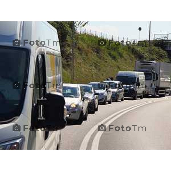 foto LaPresse Tiziano Manzoni 4/09/2018 Cronaca Bergamo - ITALIA Mapello, uscita galleria Continente incidente mezzo pesante