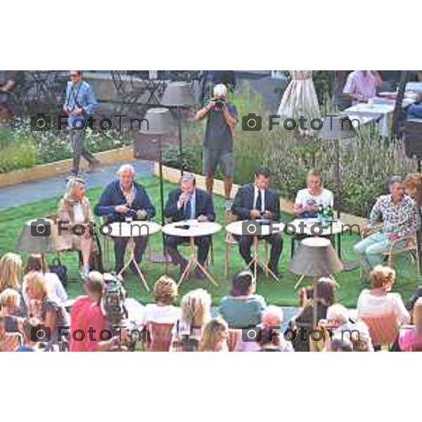 06/09/2018 Davide Gandossi x Tiziano Manzoni Bergamo - ITALIA Cronaca I Maestri Del Paesaggio Edizione VIII Nella Foto:Gori Giorgio Sindaco Di Bergamo Piet Oudolf Paesaggista e Autore Di Green Square 2018 Claudia Maria Terzi Assessore Infrastrutture Trasporti E Mobilità Sostenibile Regione Lombardia Giovanni Paolo Malvestiti Presidente Camera Di Commercio Bergamo