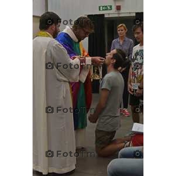 06/09/2018 Davide Gandossi x Tiziano Manzoni Bergamo - ITALIA Cronaca Messa Del Don Omosessuale Giuliano Costa Lunga Nell\' Auditorium Dela Malpensata Intitolato a gramsci. Nella Foto: Don Giuliano Costa Lunga Celebra La Messa