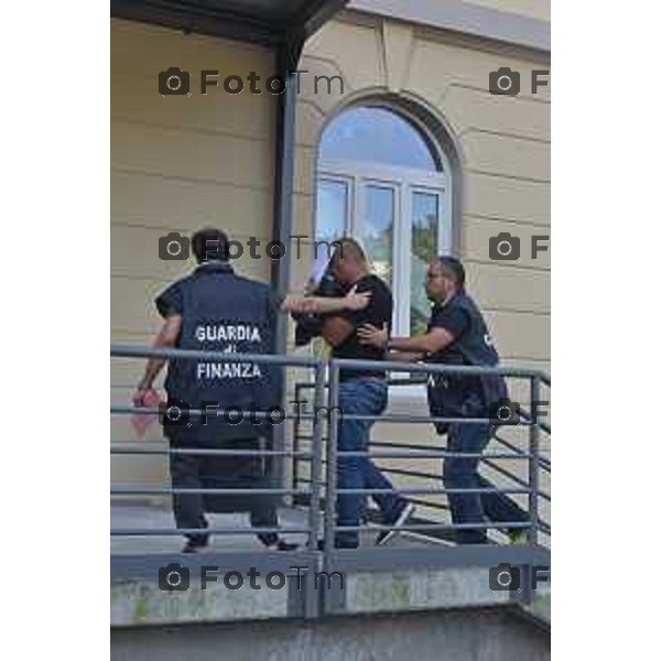 11/09/2018 Davide Gandossi x Tiziano Manzoni Bergamo - ITALIA Cronaca Sede Guardia Di Finanza Bergamo Nella Foto: Arrivo Arrestati Per Estorsione Finaza Bergamo