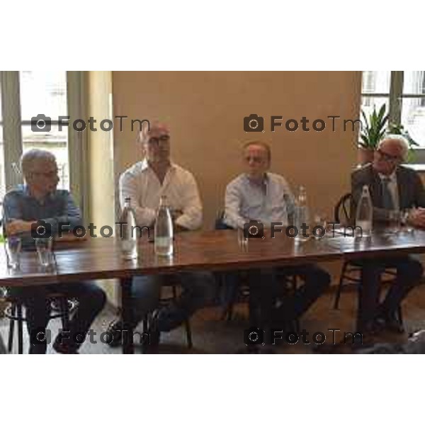 12/09/2018 Davide Gandossi x Tiziano Manzoni Bergamo - ITALIA Cronaca Conferenza Stampa Cooperativa Città Alta Presso il Circolino in Vicolo Sant\' Agata per presentare i lavori di restyling dell\' ex chiesa di Sant\' Agata che ospita la struttura. Nella foto: Aldo Gilardi, Paolo Cividini, Francesco Valesini, Angelo Colleoni