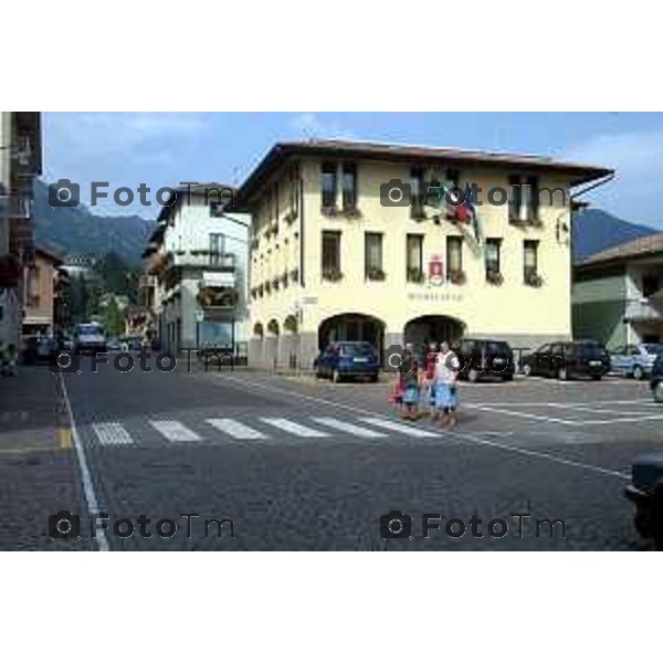 foto LaPrese Tiziano Manzoni 24/08/2018 Cronaca Bergamo - ITALIA (immagini archivio) Turismo nelle valli Bergamasche, case vacanze affitasi vendesi seconde case. Nella foto.Presolana paese