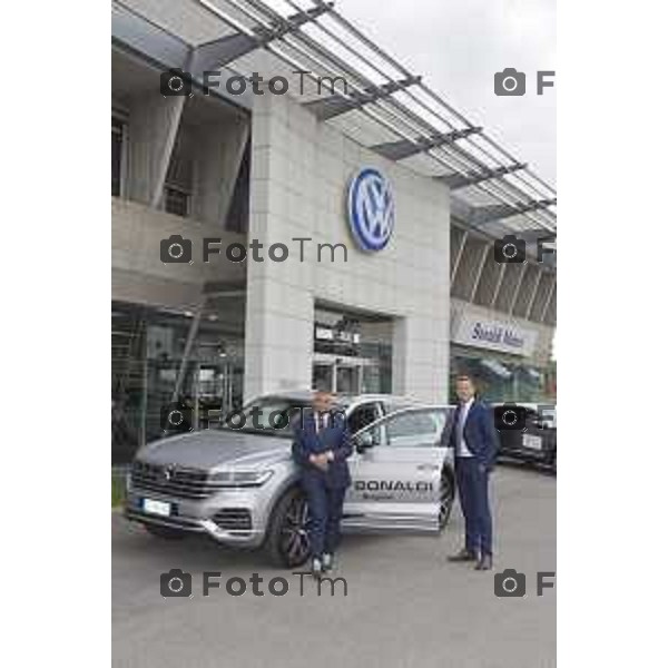 foto LaPresse Tiziano Manzoni 11/10/2018 Cronaca Bergamo - ITALIA Nella foto: da sx Direttore Generale Gianmaria Berziga al suo fianco Matthias Moser, Presidente del Consiglio di Amministrazione del Gruppo Bonaldi.