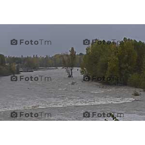 Foto LaPresse/Manzoni Tiziano 29/10/2018 Bergamo, Italia cronache, Maltempo nella provincia di bergamo Nella foto: Il fiume Brembo in piena a Ponte San Pietro