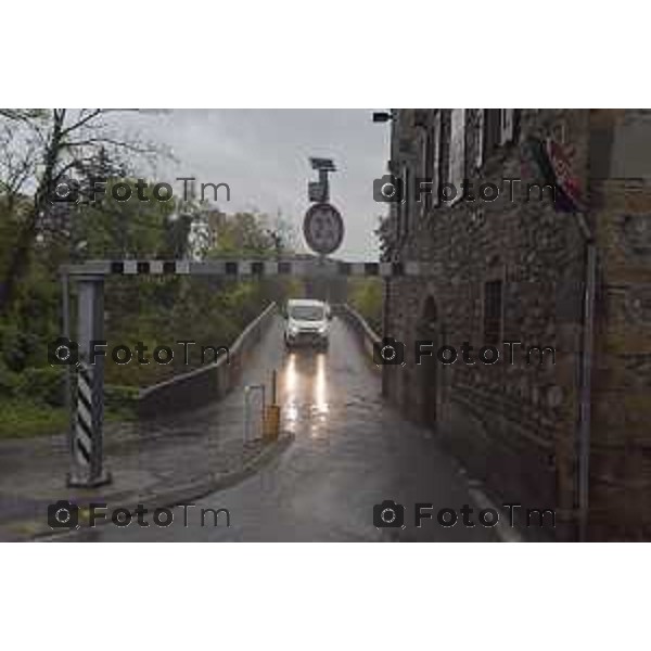 Foto LaPresse/Manzoni Tiziano 29/10/2018 Bergamo, Italia cronache, Maltempo nella provincia di bergamo Nella foto: Il fiume Brembo in piena il Ponte di Briolo sorvegliato speciale