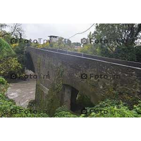 Foto LaPresse/Manzoni Tiziano 29/10/2018 Bergamo, Italia cronache, Maltempo nella provincia di bergamo Nella foto: Il fiume Brembo in piena il Ponte di Briolo sorvegliato speciale