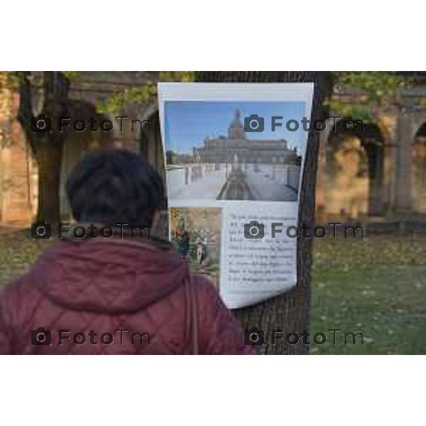 Foto LaPress Manzoni Tiziano 18/11/2018 ITALIA BERGAMO cronaca tavolo di dialogo fra diocesi lombarde e realtà cattoliche LGBT. Protesta Forza Nuova e ultracattolici fuori dal santuario della Madonna di Caravaggio nella foto Il rito riparatore, rinominato “preghiera omofoba” praticato sotto la croce del santuario