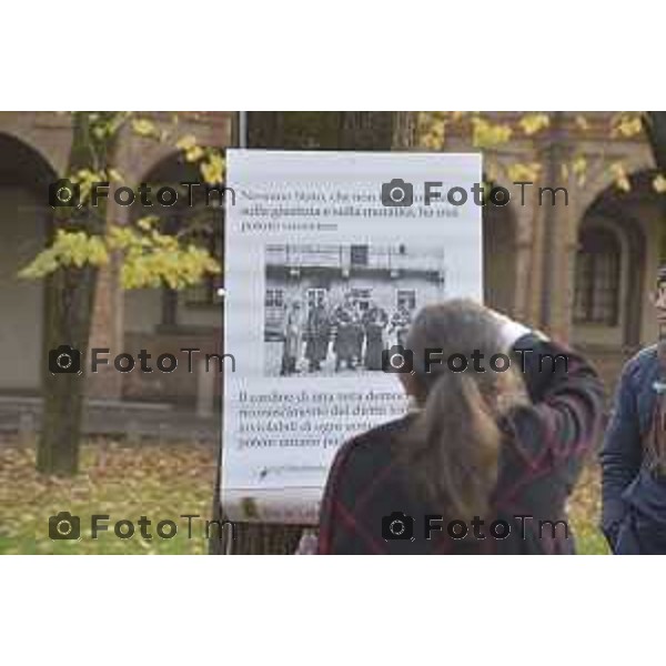 Foto LaPress Manzoni Tiziano 18/11/2018 ITALIA BERGAMO cronaca tavolo di dialogo fra diocesi lombarde e realtà cattoliche LGBT. Protesta Forza Nuova e ultracattolici fuori dal santuario della Madonna di Caravaggio nella foto Il rito riparatore, rinominato “preghiera omofoba” praticato sotto la croce del santuario