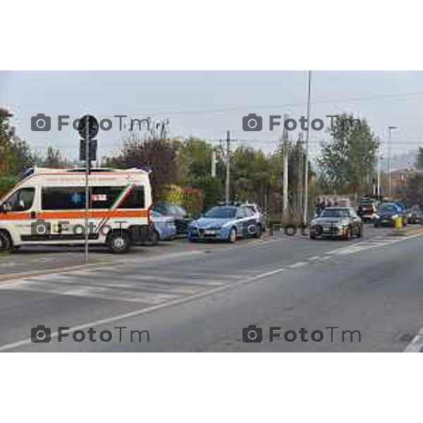 Foto LaPresse/Gandossi Davide x Tiziano Manzoni 20/10/2018 Bergamo, Italia cronaca. Travolto Dal treno in Via Luther King Zona Ospedale. treno Travolge uomo, treno transitava Verso la fermata Bergamo Ospedale.