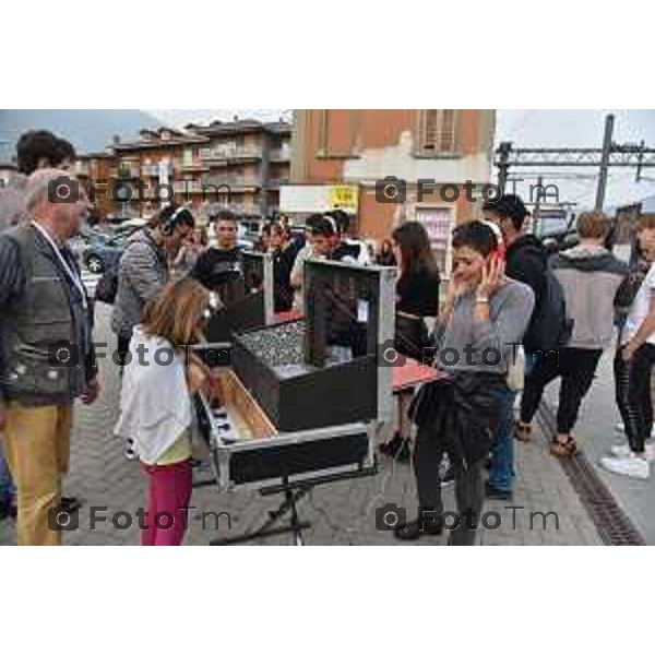 08/10/2018 Davide Gandossi x Tiziano Manzoni Bergamo - ITALIA Cronaca. Tutto il Teatro che ci piace, Conferenza e spettacolo sul Tram della TEB. Partenza Da Bergamo Fino ad Albino