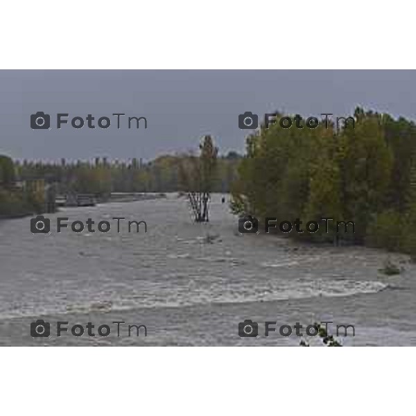 Foto LaPresse/Manzoni Tiziano 29/10/2018 Bergamo, Italia cronache, Maltempo nella provincia di bergamo Nella foto: Il fiume Brembo in piena a Ponte San Pietro