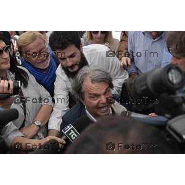 Bergamo Contro manifestazione piazza Matteotti no tax day, nella foto Renato Brunetta