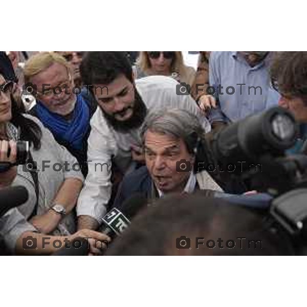 Bergamo Contro manifestazione piazza Matteotti no tax day, nella foto Renato Brunetta