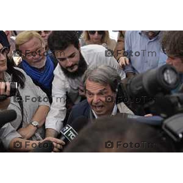 Bergamo Contro manifestazione piazza Matteotti no tax day, nella foto Renato Brunetta