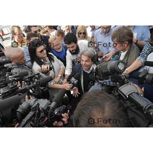 Bergamo Contro manifestazione piazza Matteotti no tax day, nella foto Renato Brunetta