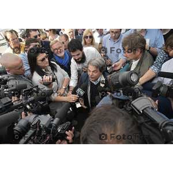 Bergamo Contro manifestazione piazza Matteotti no tax day, nella foto Renato Brunetta