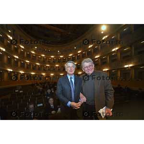 foto LaPresse Tiziano Manzoni (archivio Manzoni 3/ 2013 ) Cronaca Bergamo - ITALIA Il Bergamo Ermanno Olmi Regista BergamascoFerruccio De Bortoli Giornalista. in occasione dellìapertura nuova redazione locale Bergamasca