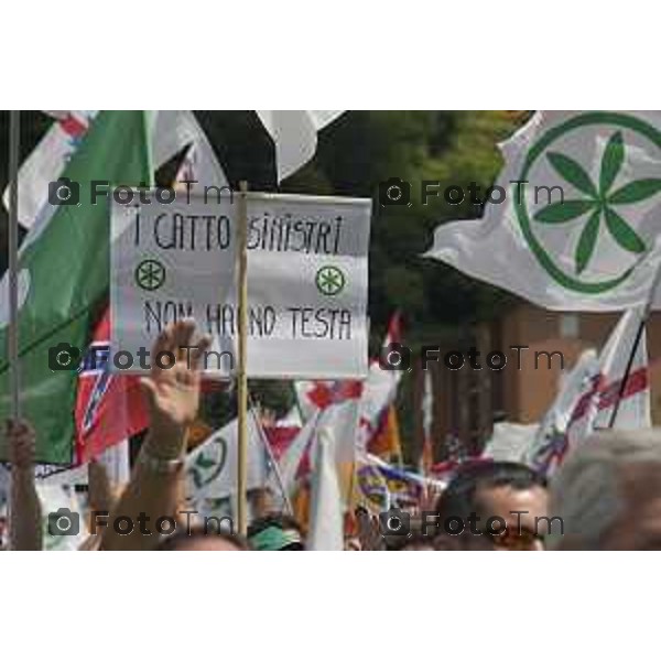 Pontida, raduno leghista domenica 21 giugno 2015 nella foto