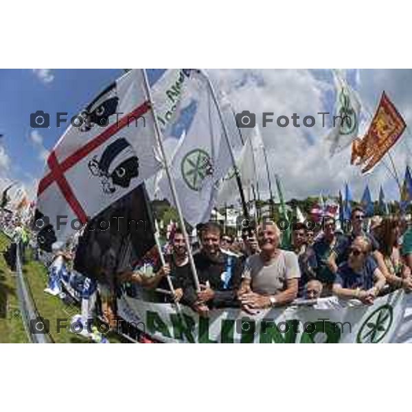 Pontida, raduno leghista domenica 21 giugno 2015 nella foto