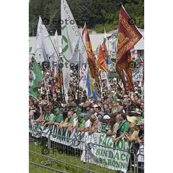 Pontida, raduno leghista domenica 21 giugno 2015 nella foto