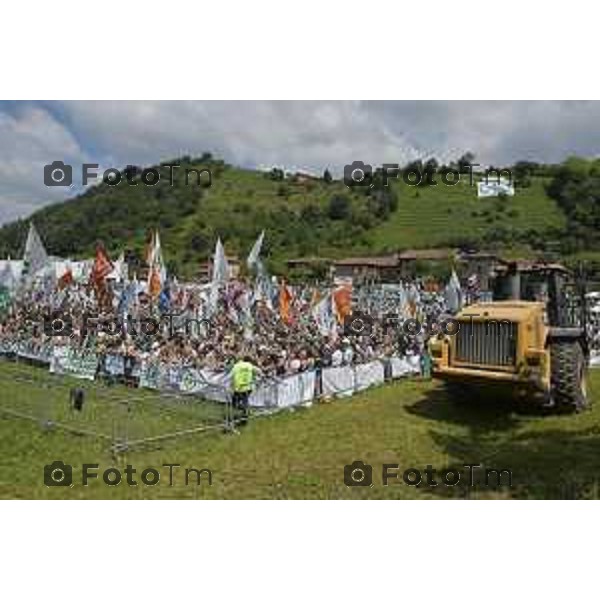 Pontida, raduno leghista domenica 21 giugno 2015 nella foto