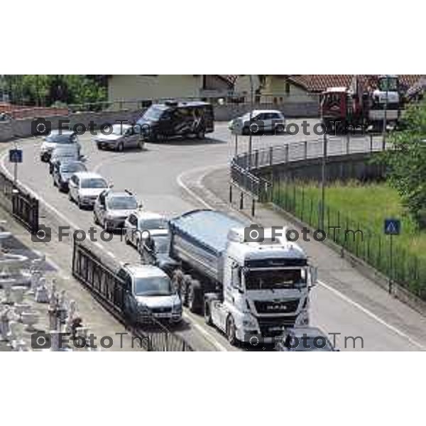 foto LaPresse Tiziano Manzoni 18/06/2018 Cronaca Bergamo - ITALIA Cisano Bergamasco "i curvoni" code e traffico pesante