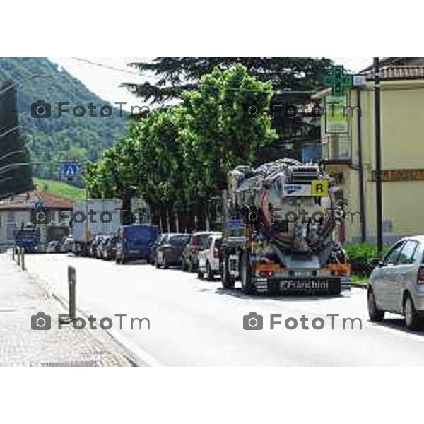 foto LaPresse Tiziano Manzoni 18/06/2018 Cronaca Bergamo - ITALIA Cisano Bergamasco "i curvoni" code e traffico pesante