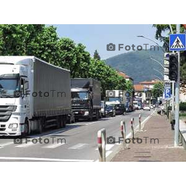 foto LaPresse Tiziano Manzoni 18/06/2018 Cronaca Bergamo - ITALIA Cisano Bergamasco "i curvoni" code e traffico pesante