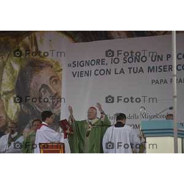 Caravaggio 20 mila fedeli del Movimento di Comunione e Liberazione al Santuario “Santa Maria Del Fonte” per celebrazione dell’Anno Santo della Misericordia .Nella foto Cardinale Ettore Scola di milano