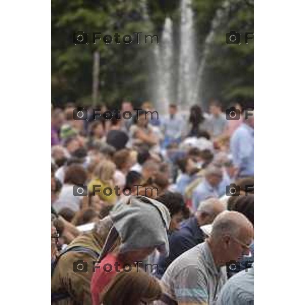 Caravaggio 20 mila fedeli del Movimento di Comunione e Liberazione al Santuario “Santa Maria Del Fonte” per celebrazione dell’Anno Santo della Misericordia .Nella foto i 29 mila fedeli