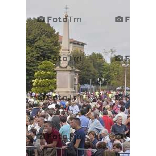 Caravaggio 20 mila fedeli del Movimento di Comunione e Liberazione al Santuario “Santa Maria Del Fonte” per celebrazione dell’Anno Santo della Misericordia .Nella foto i 29 mila fedeli