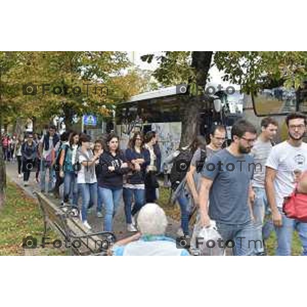 Caravaggio 20 mila fedeli del Movimento di Comunione e Liberazione al Santuario “Santa Maria Del Fonte” per celebrazione dell’Anno Santo della Misericordia .Nella foto