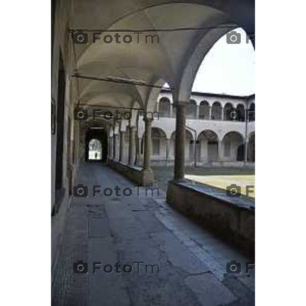 Bergamo le palazzine / uffici destinati all\'università di Bergamo nella foto il chiostro piccolo di Sant Agostino