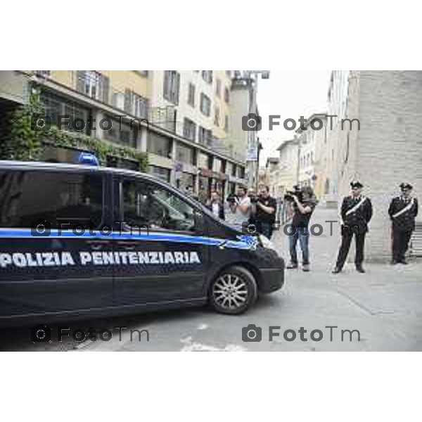 Bergamo Tribunale, processo Bossetti/Yara Gambirasio nella foto L\'arrivo di Massimo Bossetti e i media al seguito del processo