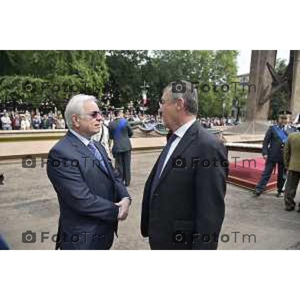 Bergamo festa della Repubblica 2 giugno 2016 Questore Girolamo Fabiano con Carlo Nicora