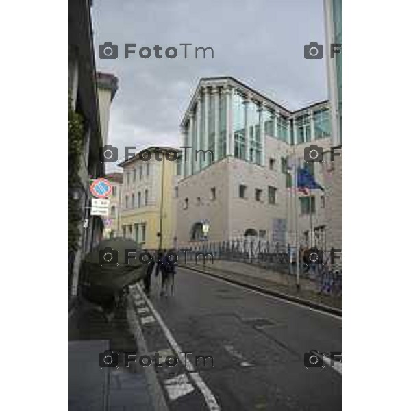 Bergamo Udeinza Bossetti caso Yara testimonianze Michele Lorusso e Gianpaolo Bonafini nella foto il tribunale poco affollato dai media e dai curiosi