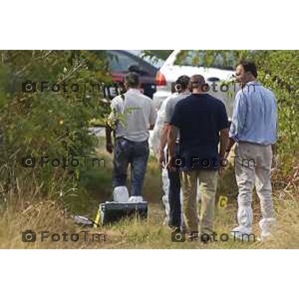 Cologno al Serio, omicidio in localita Fornasette nella foto i rilievi dei carabinieri l\'arrivo del magistrato Fabio Pelosi.