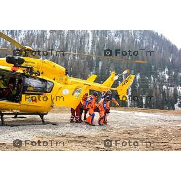 Tragedia in montagna: un morto cadendo lungo il sentiero che da Foppolo porta al Passo Dordona.