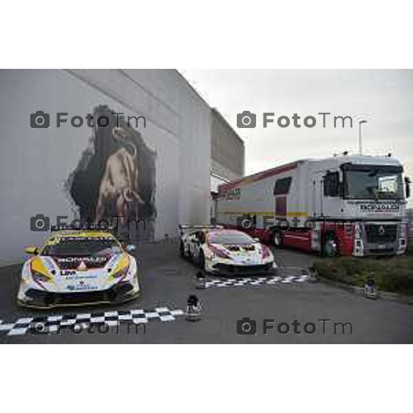 Bergamo Presentazione nuova officina corse Bonaldi motorsport, e la nuova huraca gt3 affidata al giovane pilota Patrik Kujala