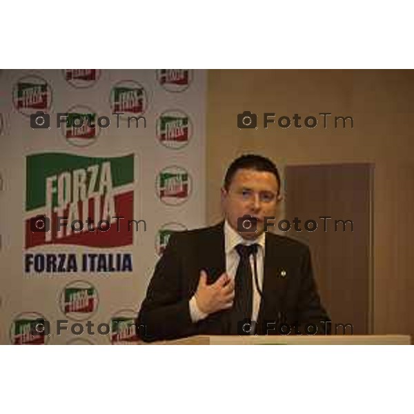 Congresso Forza Italia Zingonia 2016 nella foto Paolo Franco il neo segretario provinciale di Forza Italia