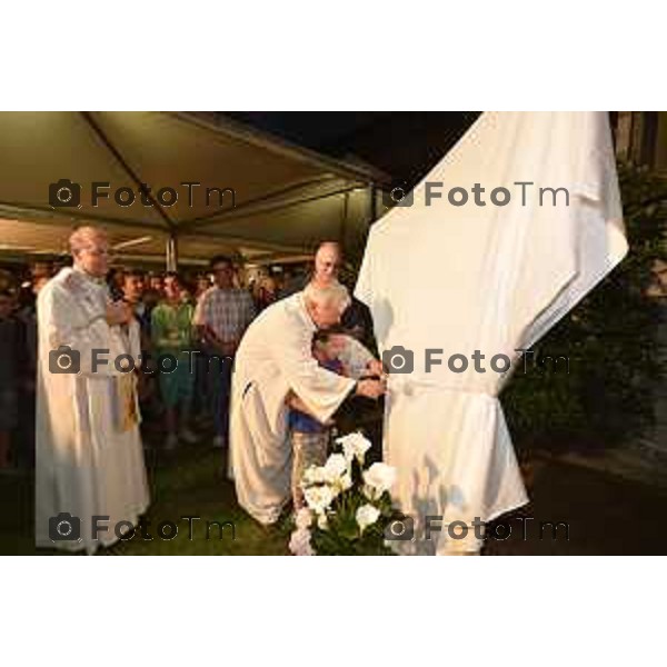 Brembate Sopra BG Oratorio commemorazione Yara gambirasio con scopertura della stele a lei dedicata nella foto i genitori e i frateli della piccola Yara Gambirasio assassinata nel 2010 Fotogramma Bergamo-Tiziano Manzoni