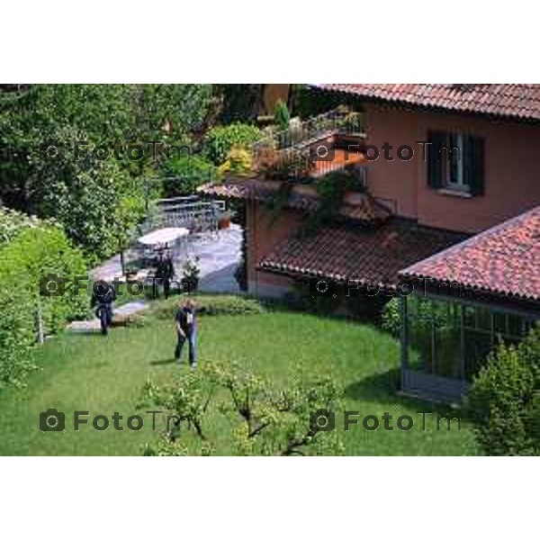 Bergamo Sopra-luogo della polizia locale in casa Gori per controlli presunto abuso edilizio foto Tiziano Manzoni-Bergamo