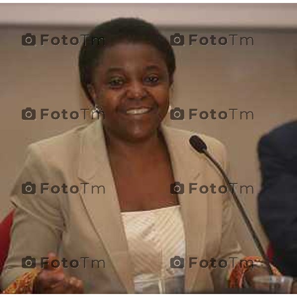 Bergamo Il ministro Cécile Kyenge al convegno dell\'universita di BG il ministro prende la parola e risponde alle numerose domande Fotogramma Bergamo-Tiziano Manzoni