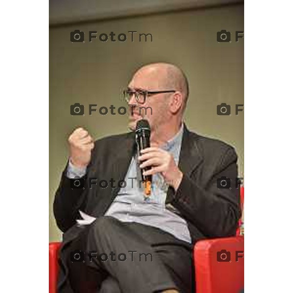 Foto Lapresse/Davide Gandossi x Tiziano Manzoni 07/12/2018 Bergamo,Italia,Cronaca BERGAMO CITTà DEL FUTURO INCONTRI APERTI CON LA CITTADINANZA SUL PROGETTO DI RIQUALIFICAZIONE DI PORTA SUD, NEL CENTRO CONGRESSI GIOVANNI XXIII A BERGAMO Nella Foto:FRANCISCO MANGADO